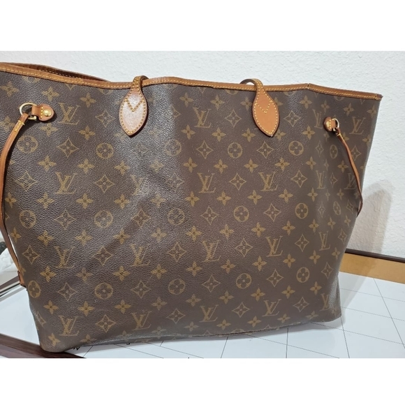 Louis Vuitton Monogram Neverfull GM - Picture 6 of 15
